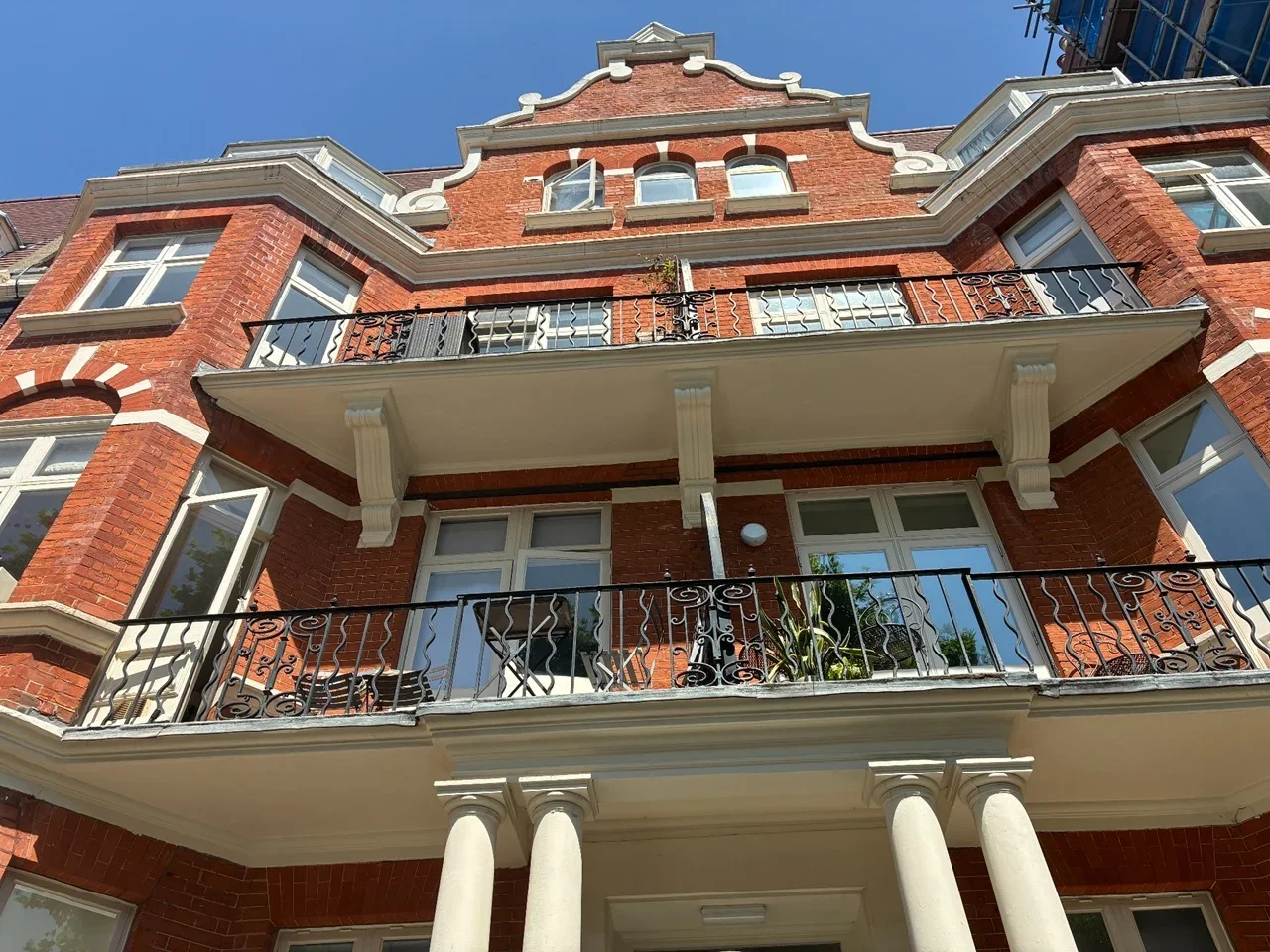 Flat Lauderdale Road in City of Westminster