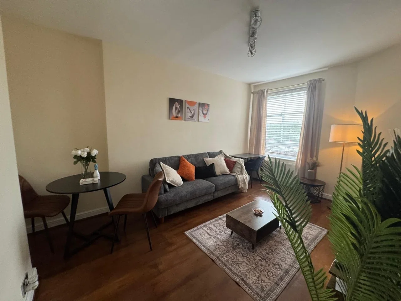 Flat Lauderdale Road in City of Westminster