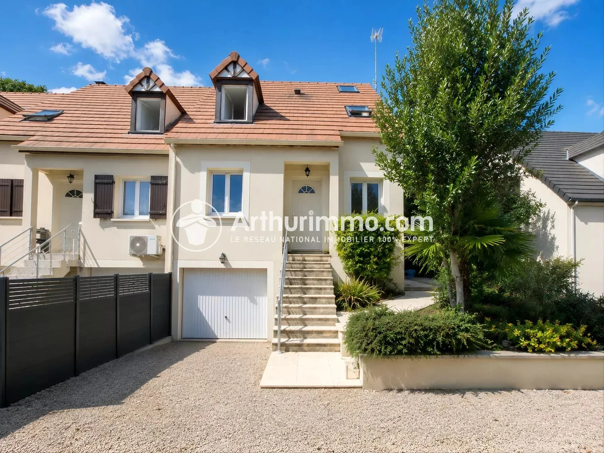 House Avenue Paul Vaillant-Couturier in Paray-Vieille-Poste