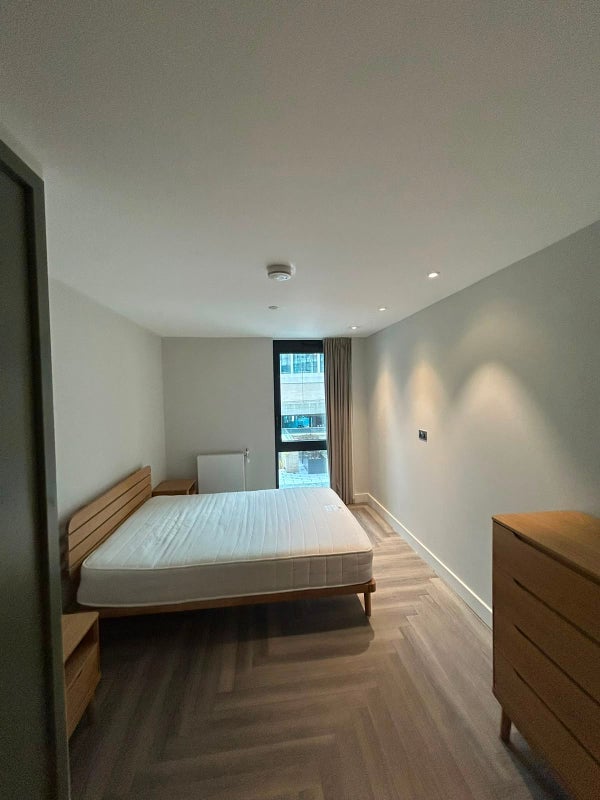 Room Olympic Way in Greater London