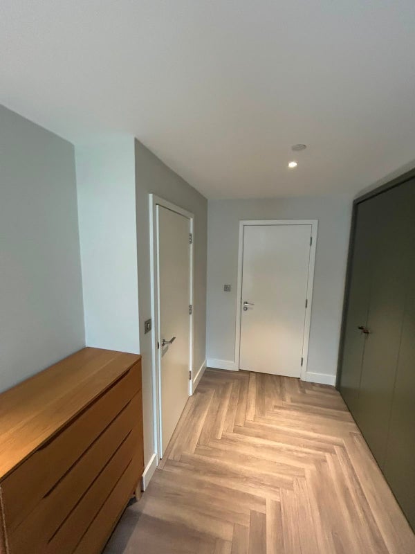 Room Olympic Way in Greater London