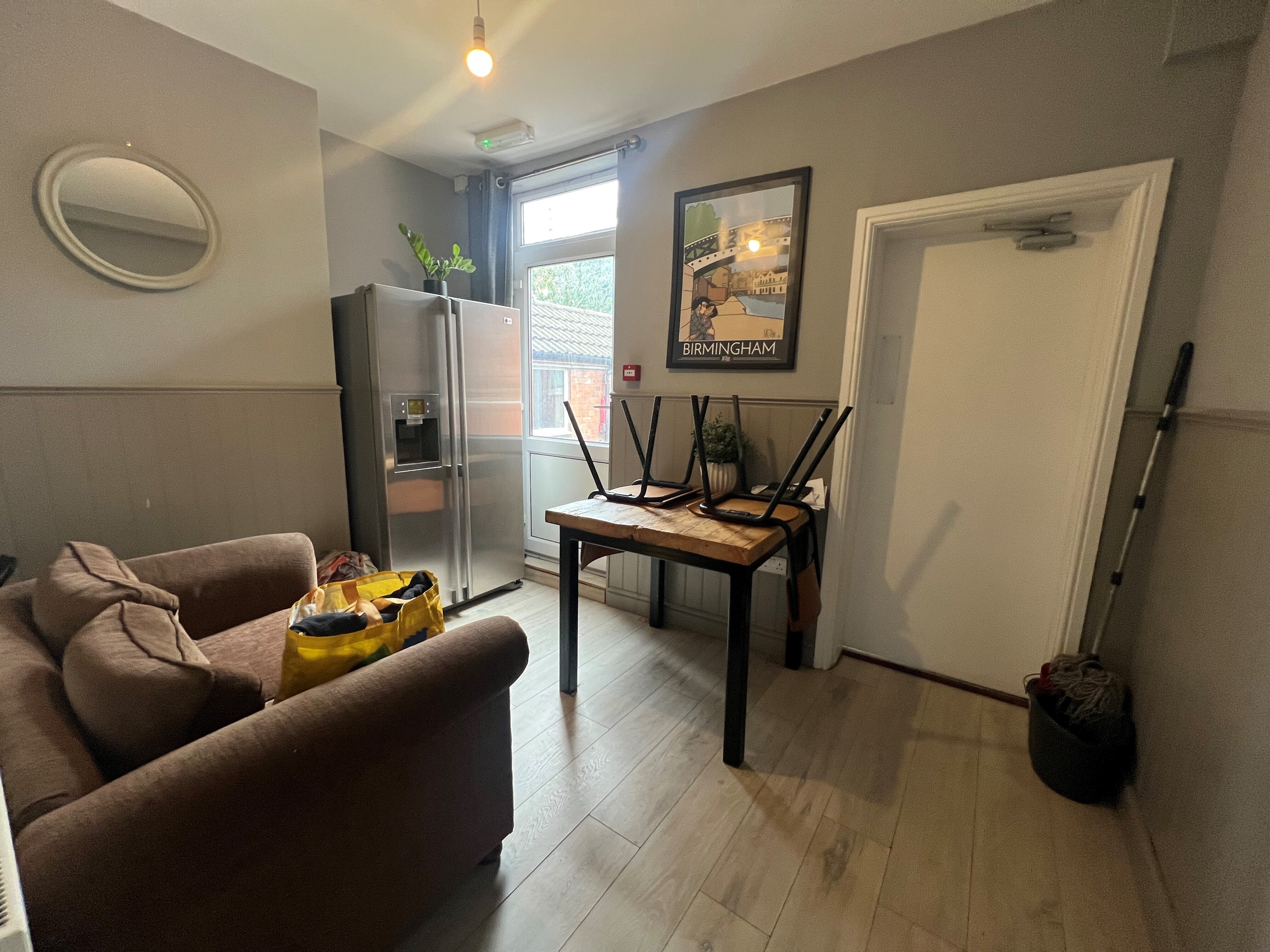 Room Oakly Road in Redditch