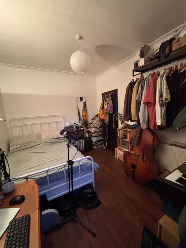 Room Blenheim Grove in Greater London