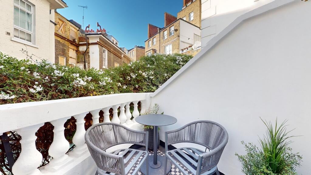 Flat Prince of Wales Terrace in Greater London