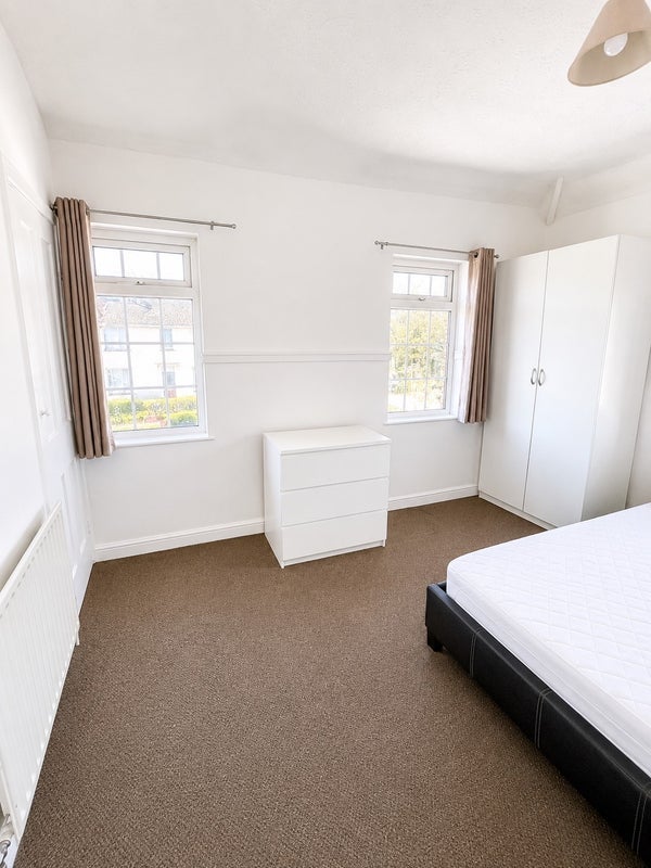 Room Dixon Avenue in Chelmsford