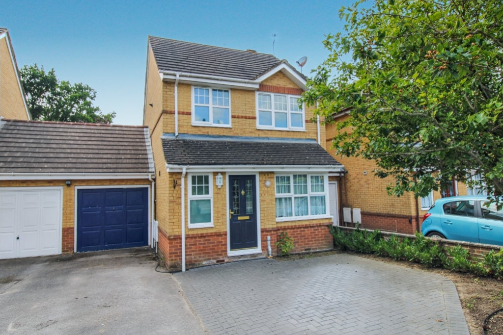 House Tavistock Gardens in Rushmoor