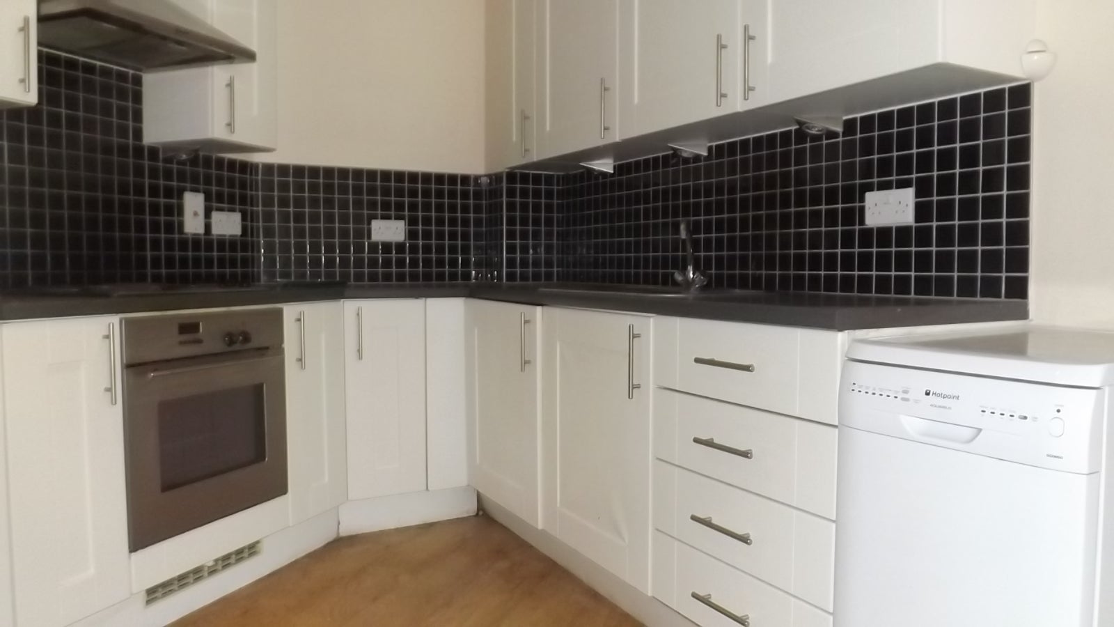 Flat Longbridge Road in Greater London