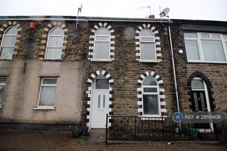 House Cardiff Road in Pontypridd