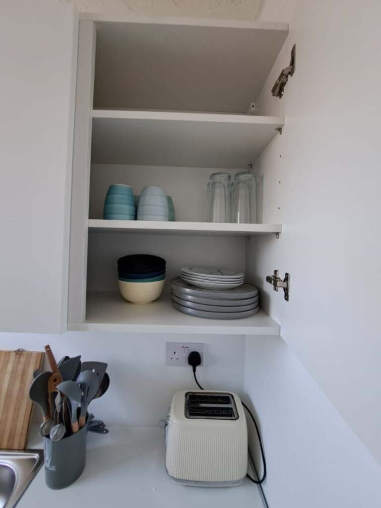 Flat Hull Place in Greater London