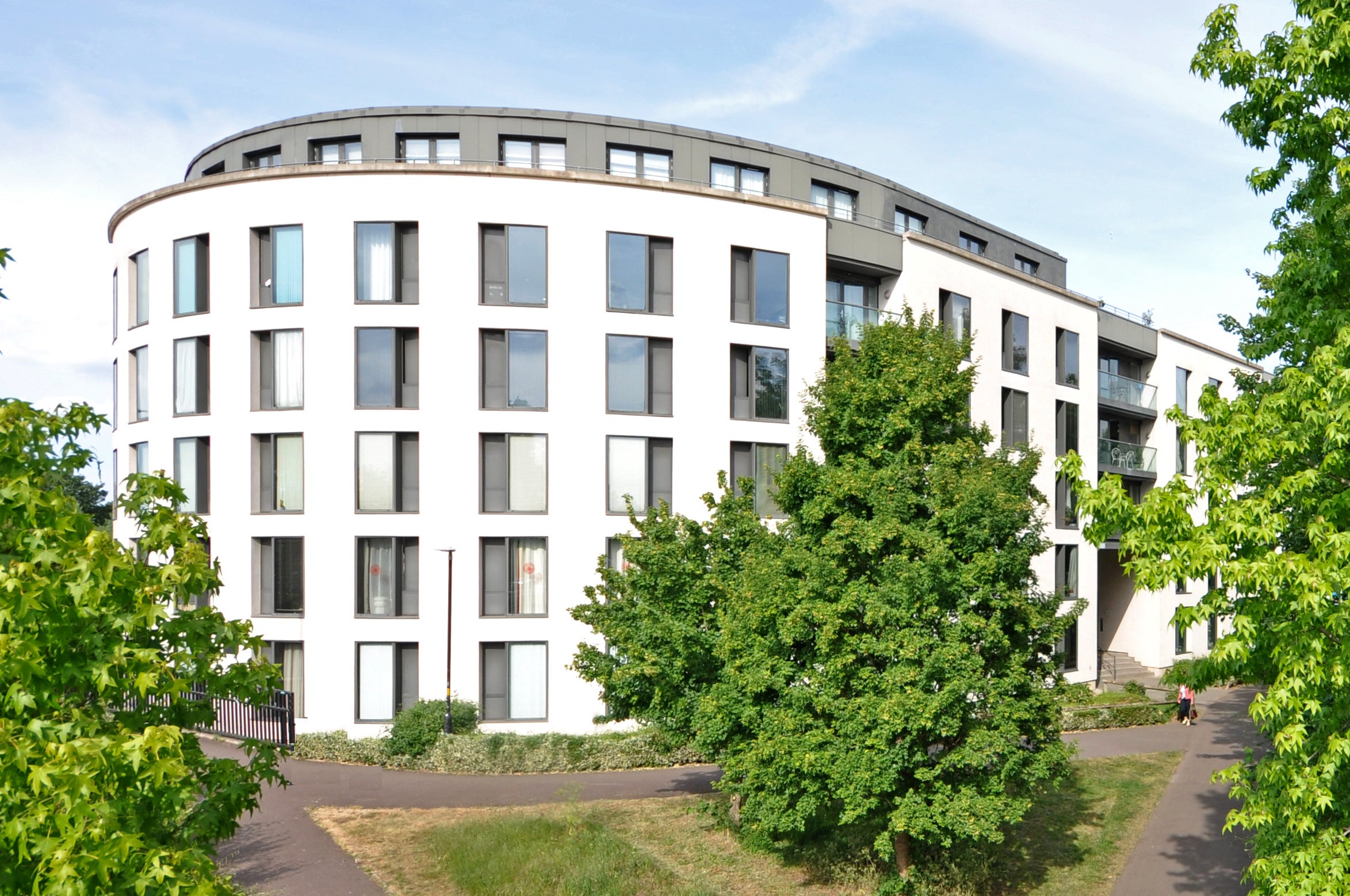 Flat Honeybourne Way in Cheltenham