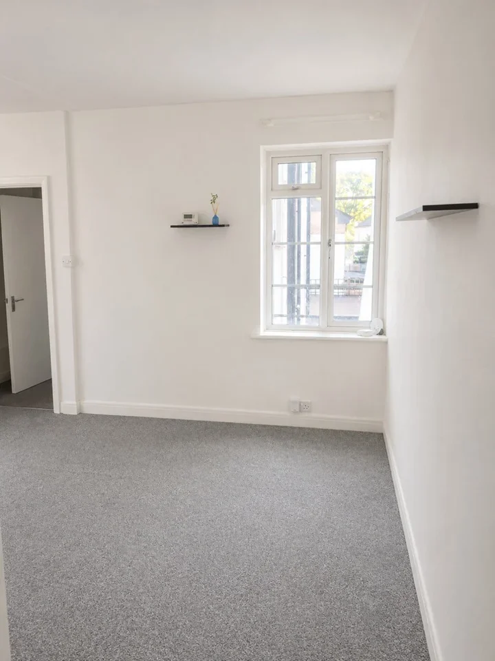 Flat Catford Hill in Greater London