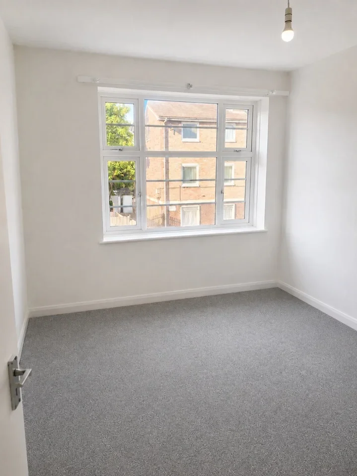 Flat Catford Hill in Greater London