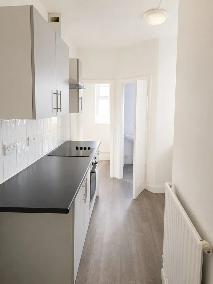Flat Catford Hill in Greater London