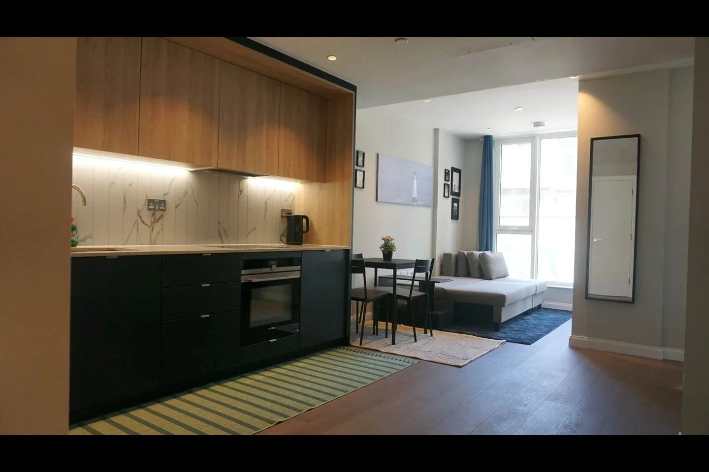 Flat Kennington Lane in Greater London