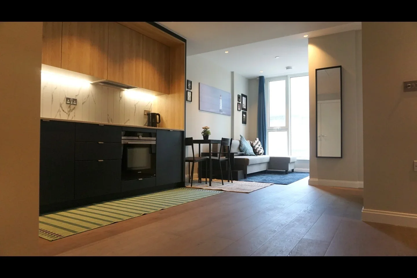 Flat Kennington Lane in Greater London
