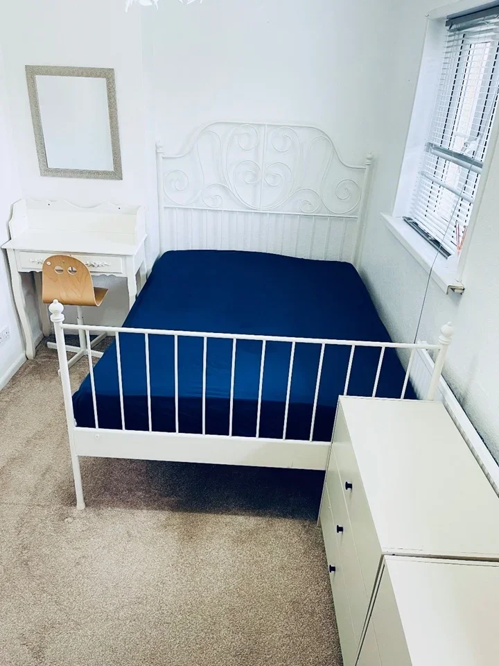 Room Ilminster Avenue in Bristol