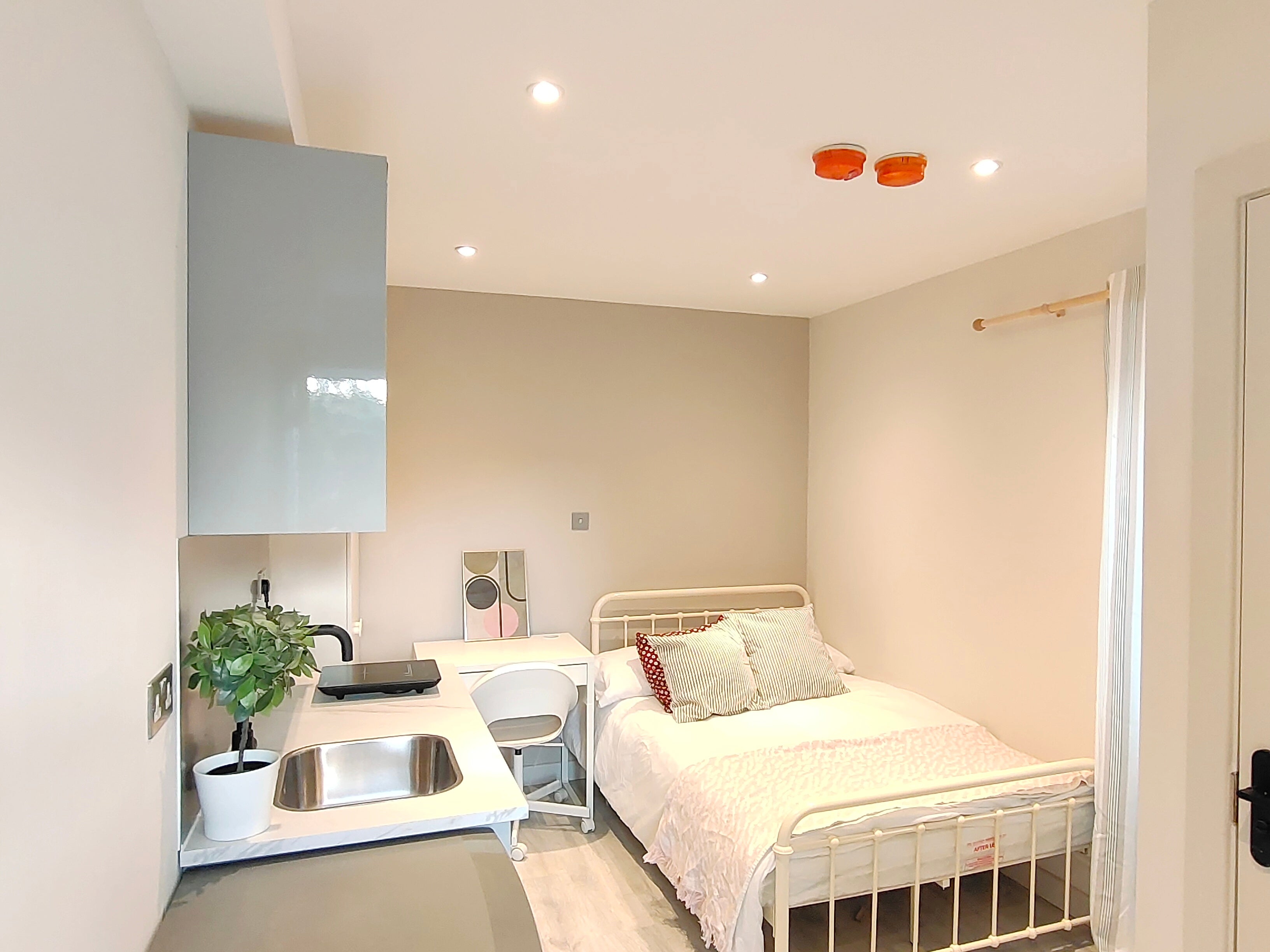 Flat Ernest Street in Greater London