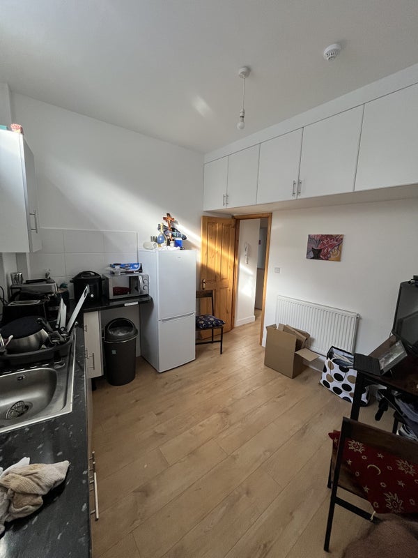 Room Essex Road in Greater London