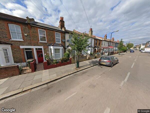 House Queen Elizabeth Road in Greater London
