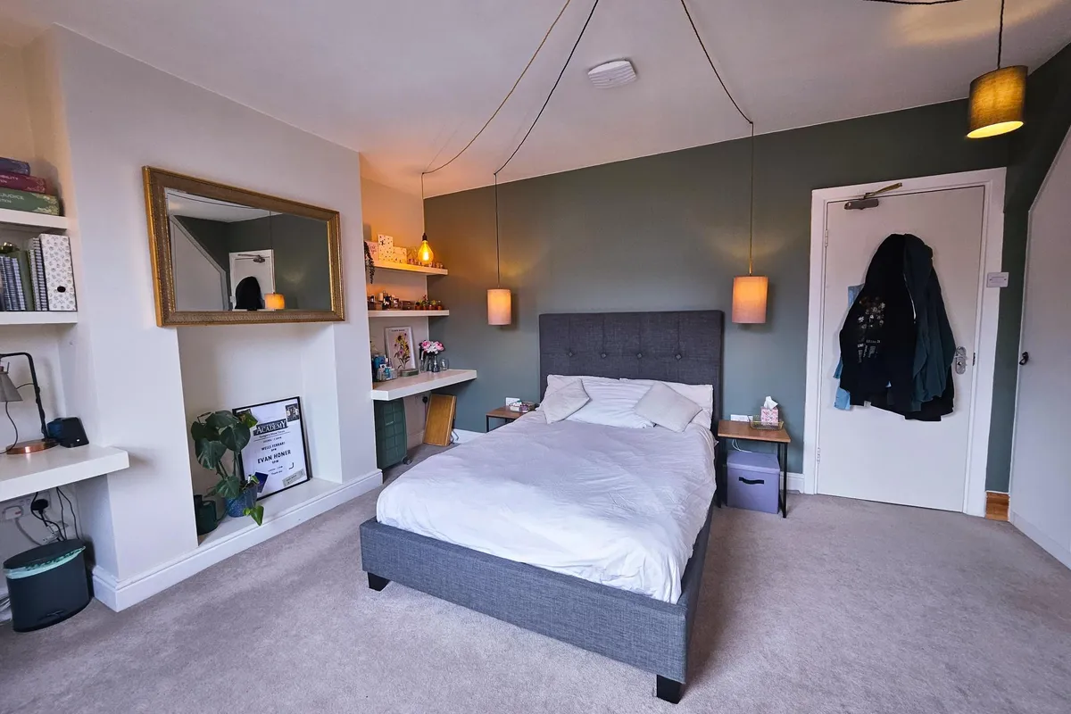 Room Cheyney Road in Chester