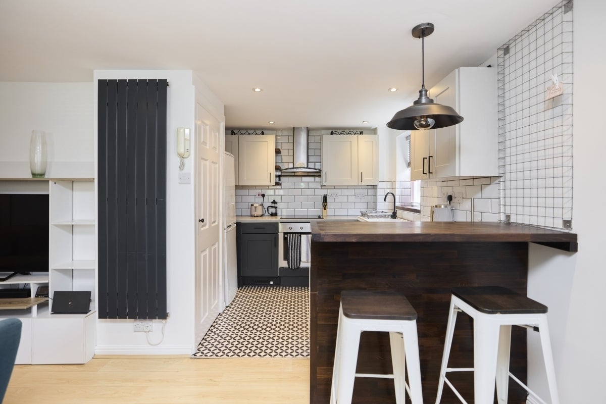 Flat Mapeshill Place in Greater London