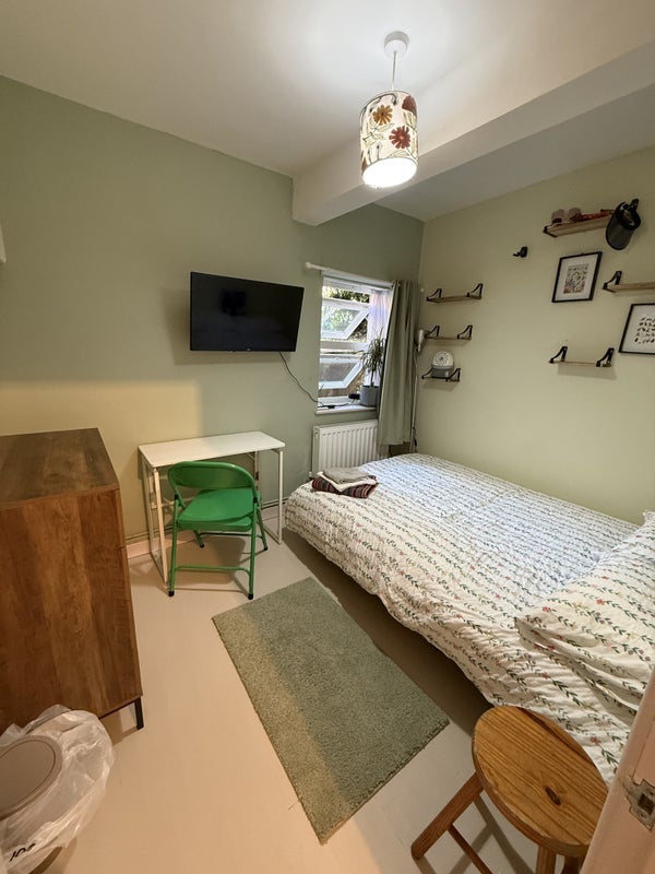 Room St John's Grove in Greater London