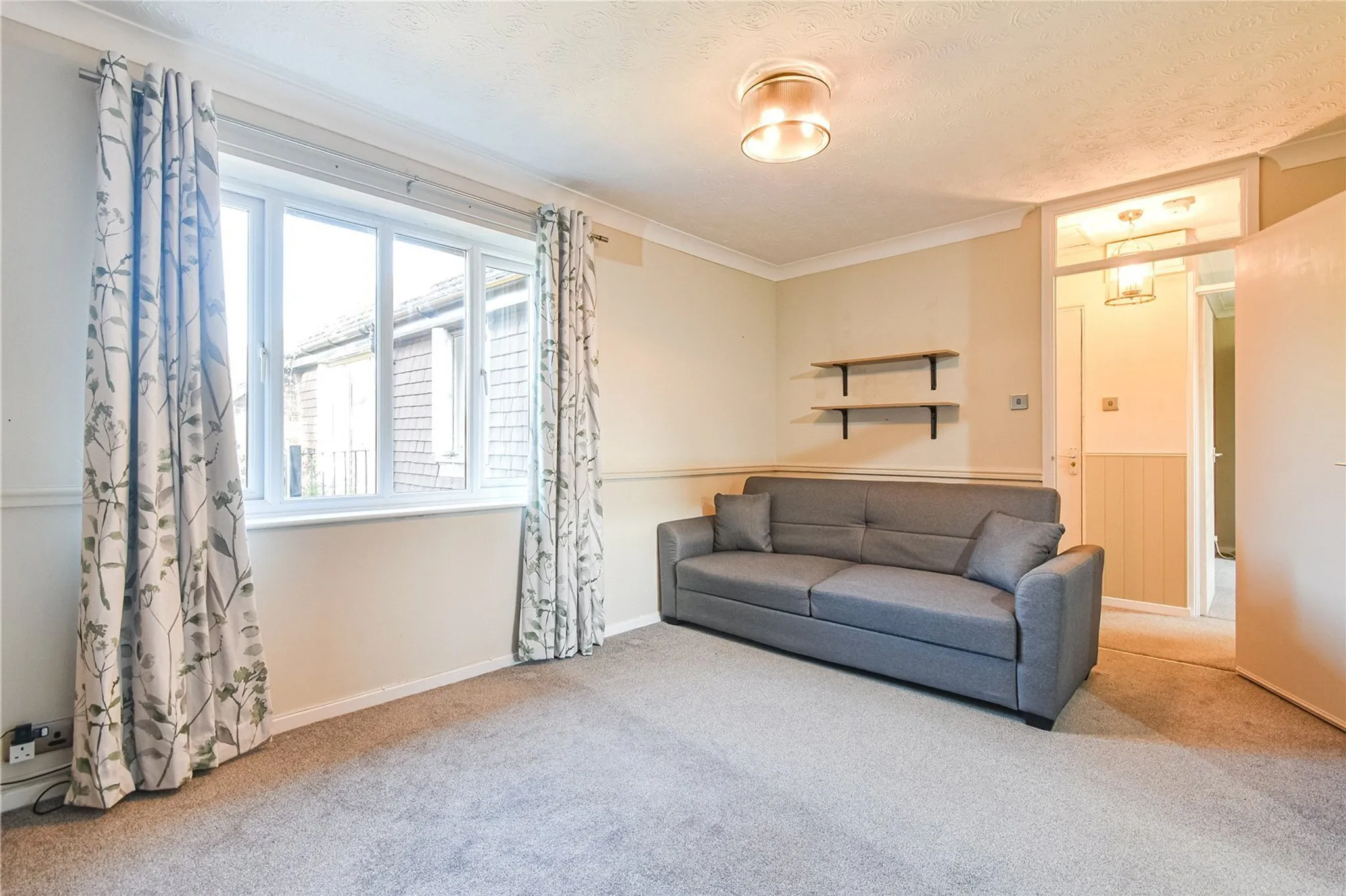 Flat Freemans Close in Hungerford