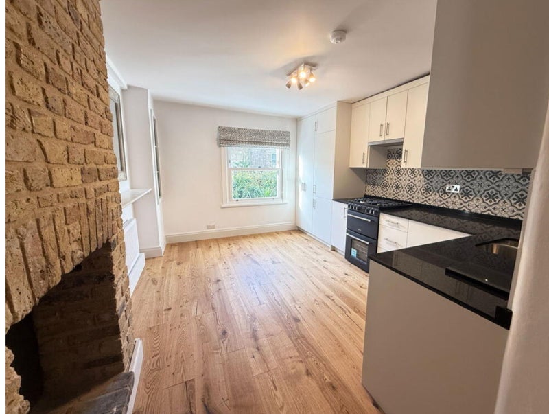 Room Saint Maur Road in Greater London