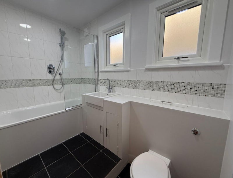 Room Saint Maur Road in Greater London
