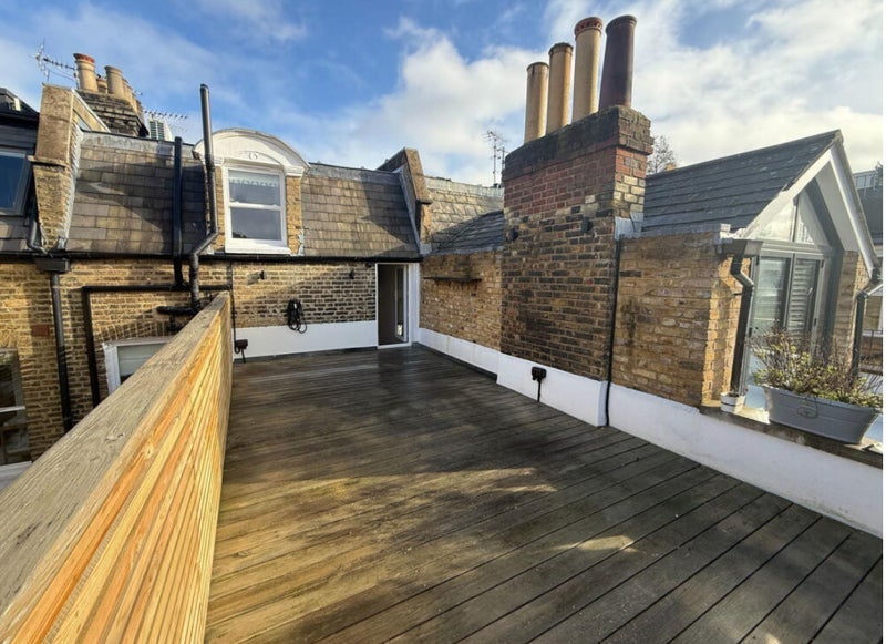 Room Saint Maur Road in Greater London