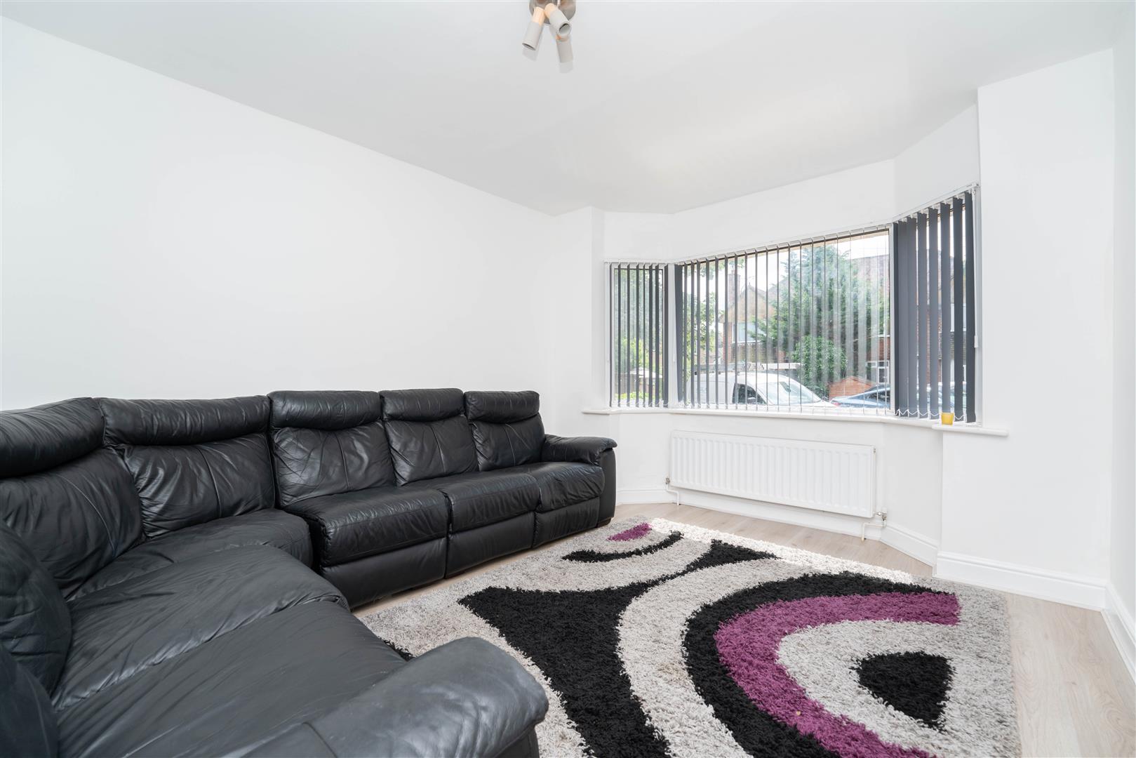 Flat Blakeney Court in Maidenhead
