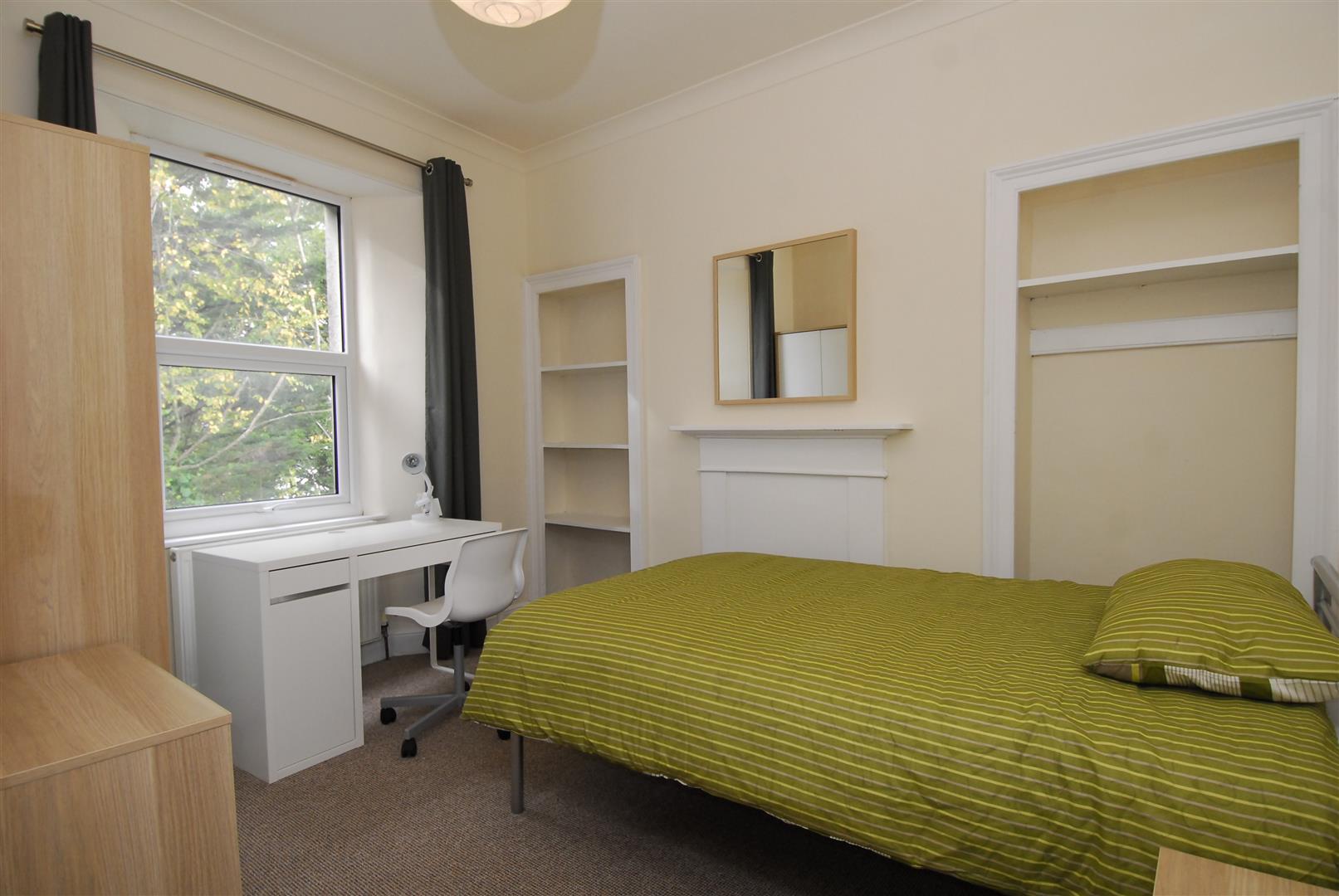 Flat Clifton Place in Plymouth