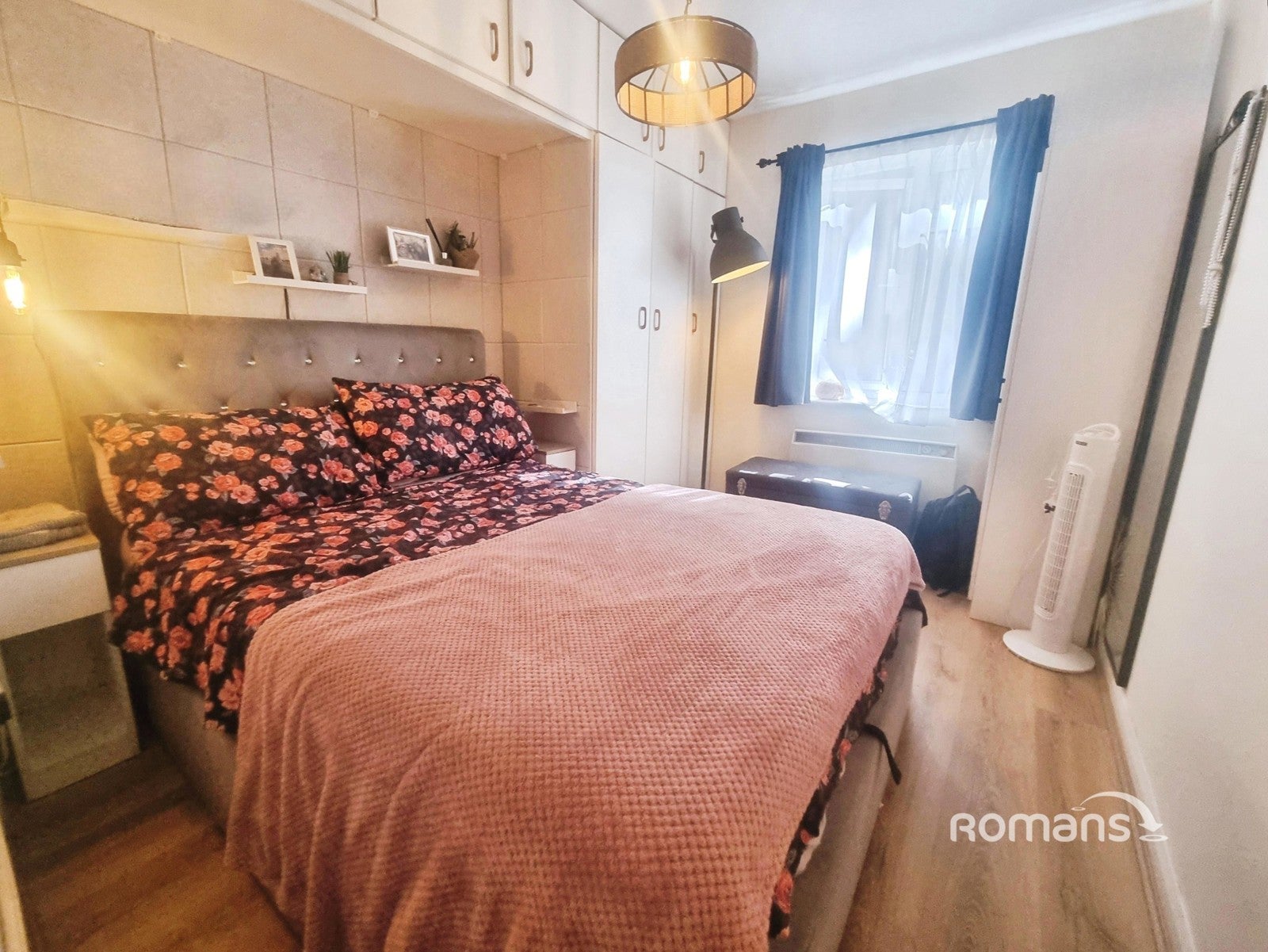 Flat Huxley Close in London