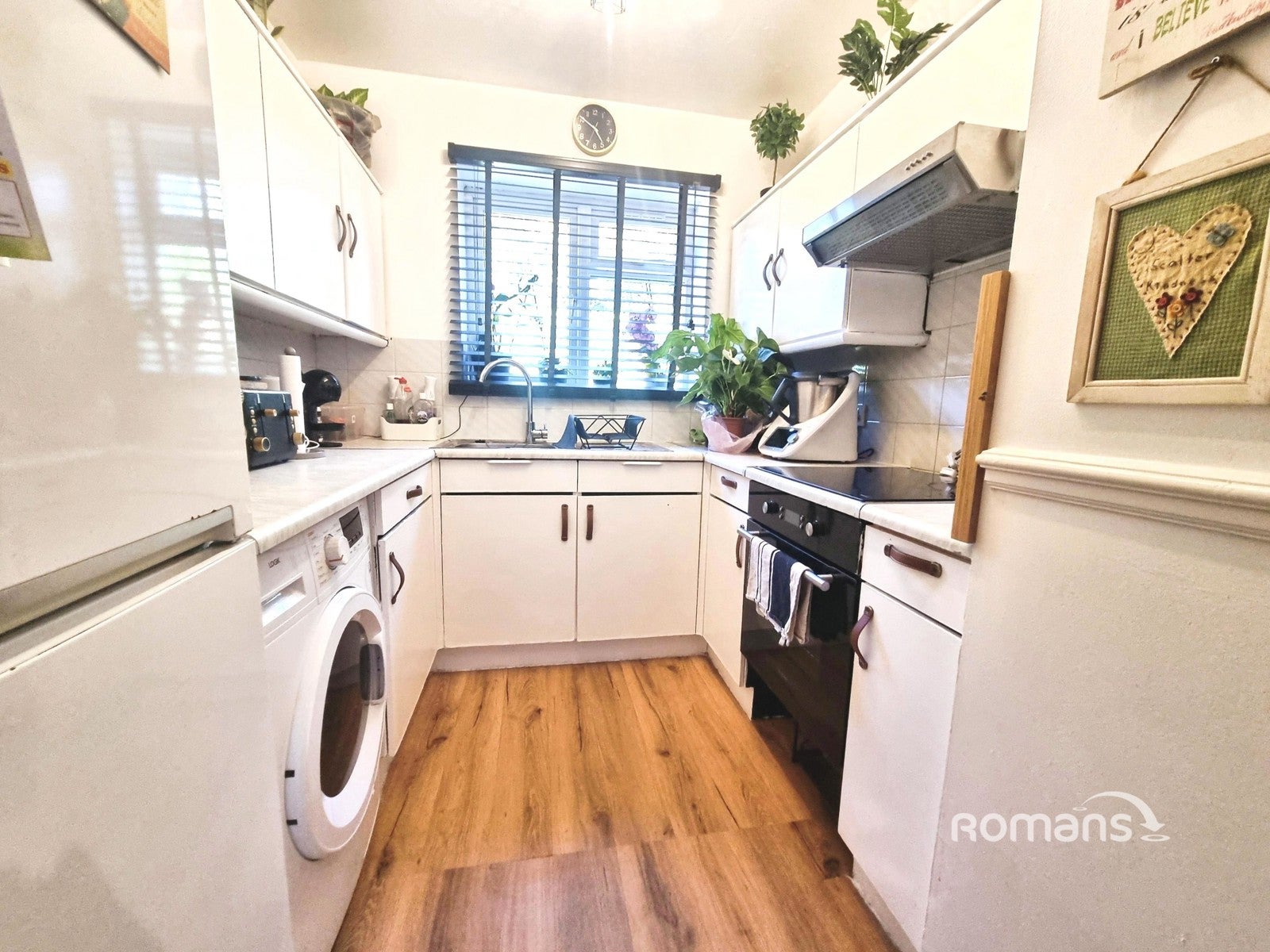 Flat Huxley Close in London