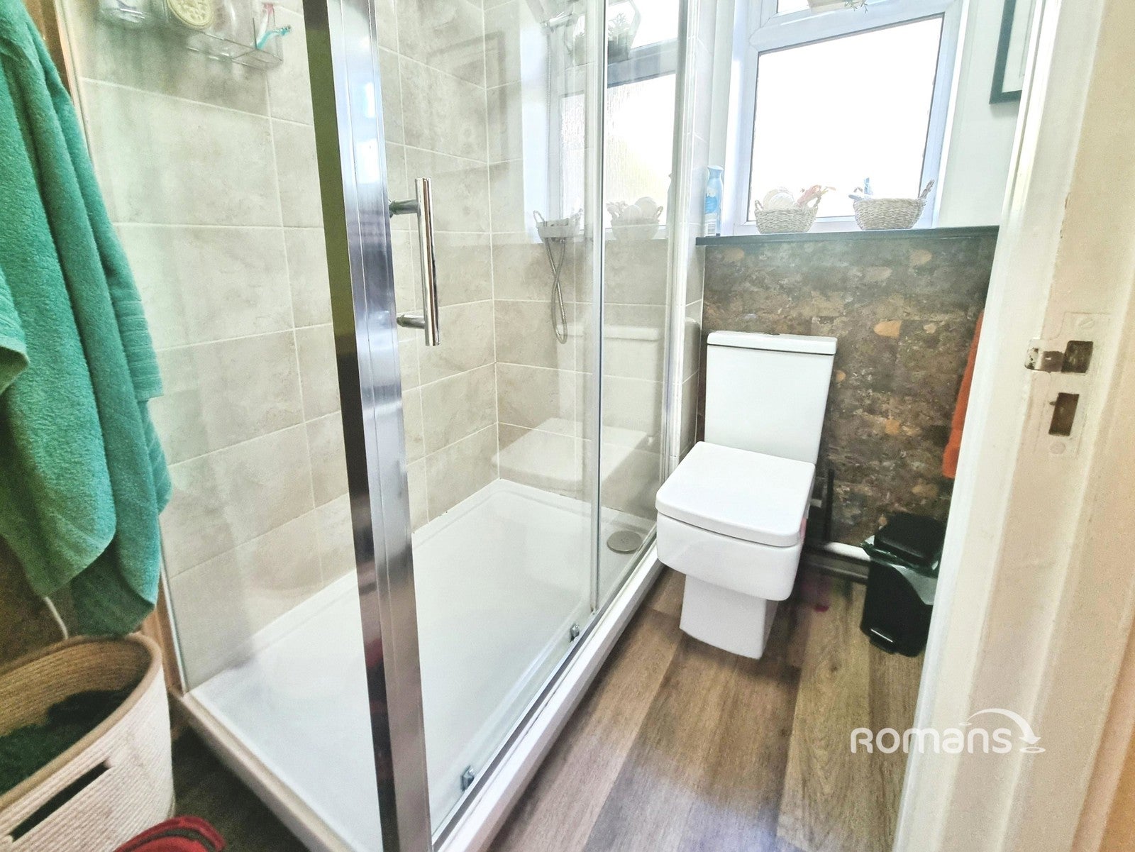 Flat Huxley Close in London
