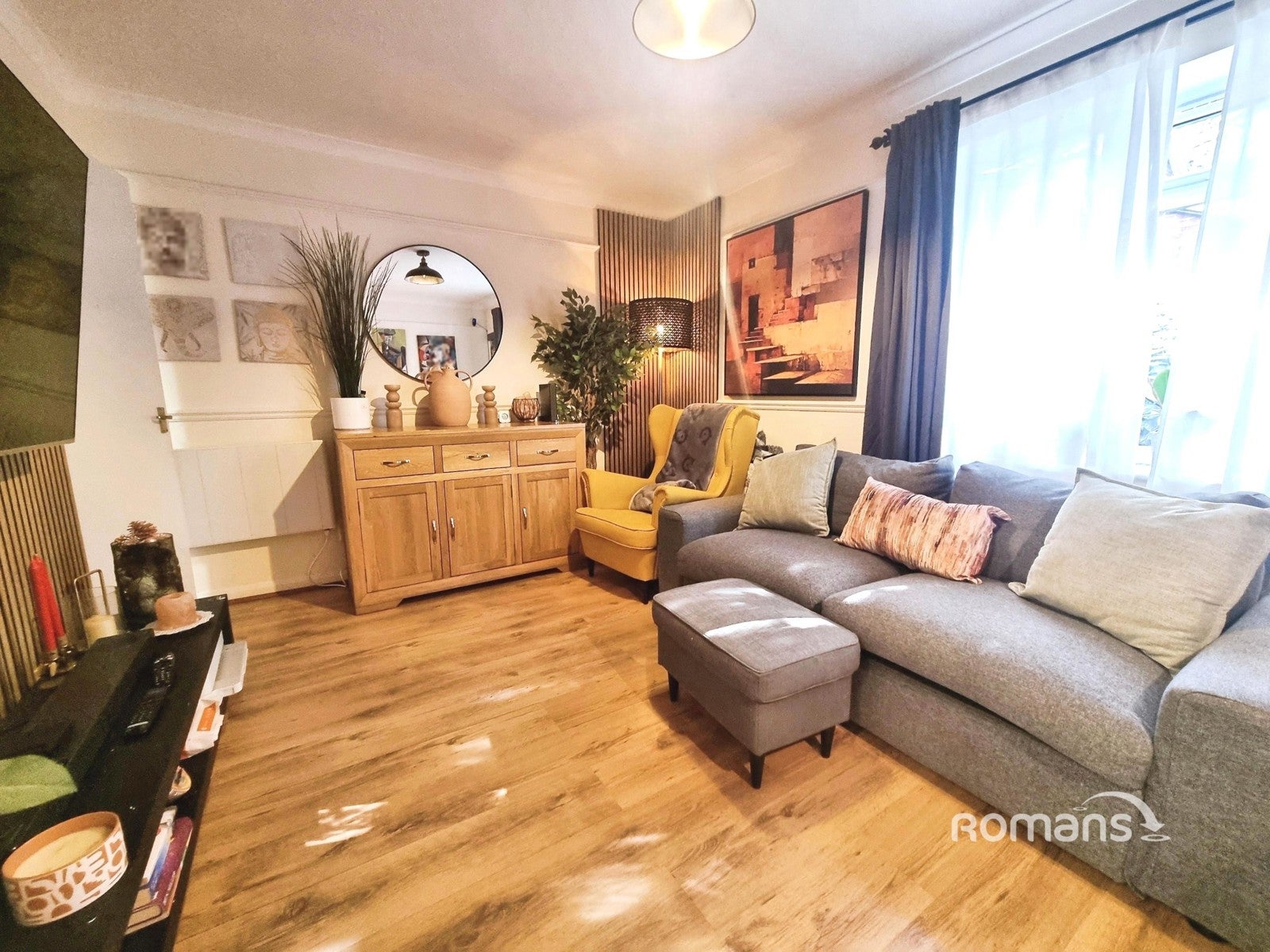 Flat Huxley Close in London