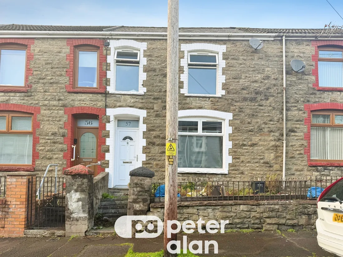 House Victoria Street in Caerau
