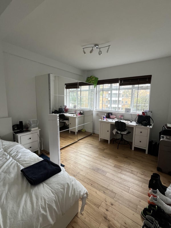 Room Edith Villas in Greater London