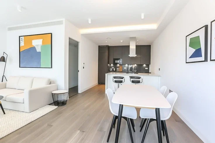 Flat New Inn Yard in Greater London