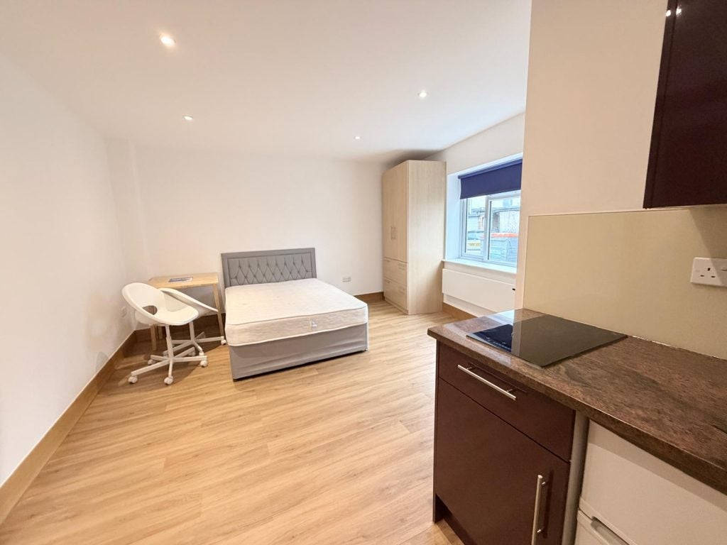 Flat Sunny Place in Greater London