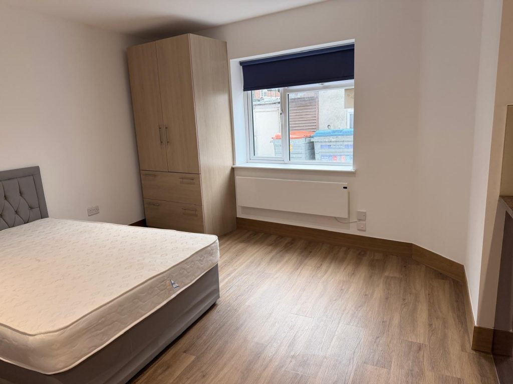Flat Sunny Place in Greater London