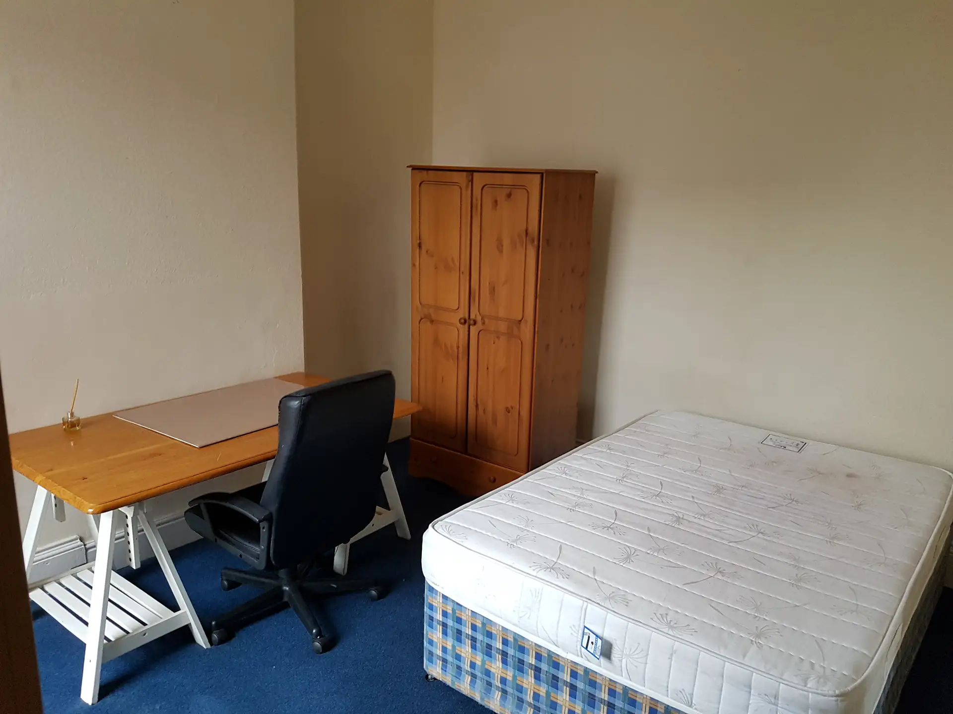 Flat Burford Road in Nottingham