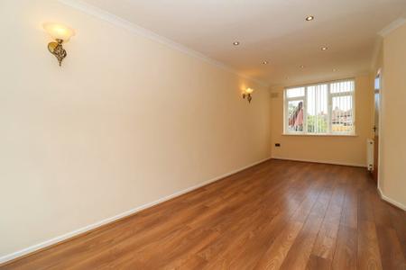 House Thorpe Drive in Oadby and Wigston