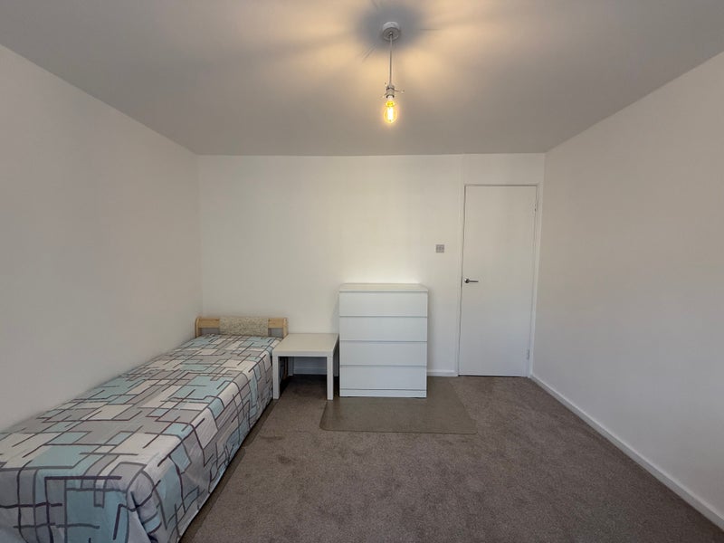 Room Brecon Road in Greater London