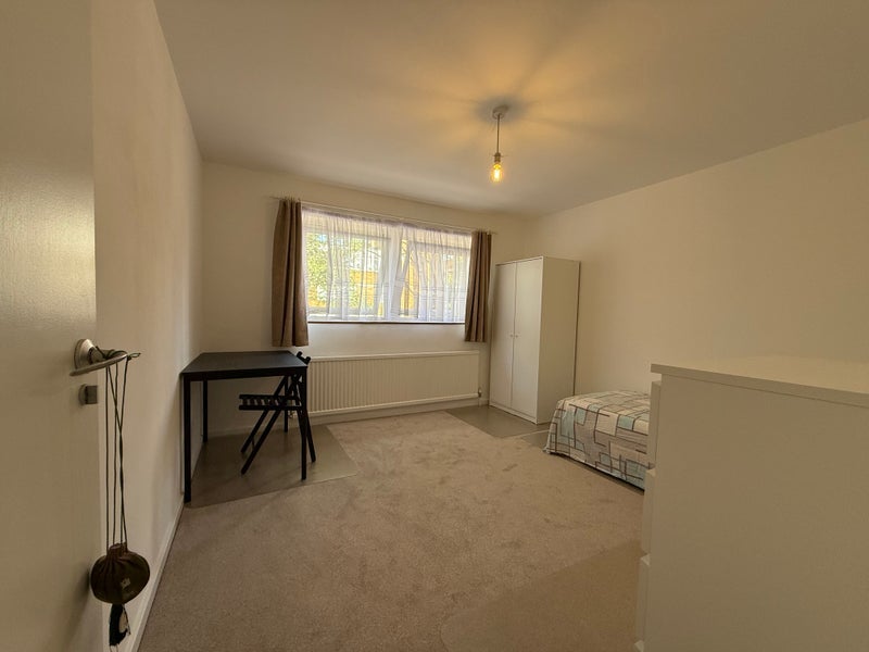 Room Brecon Road in Greater London