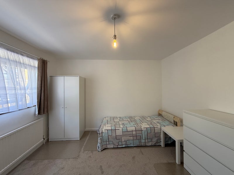 Room Brecon Road in Greater London