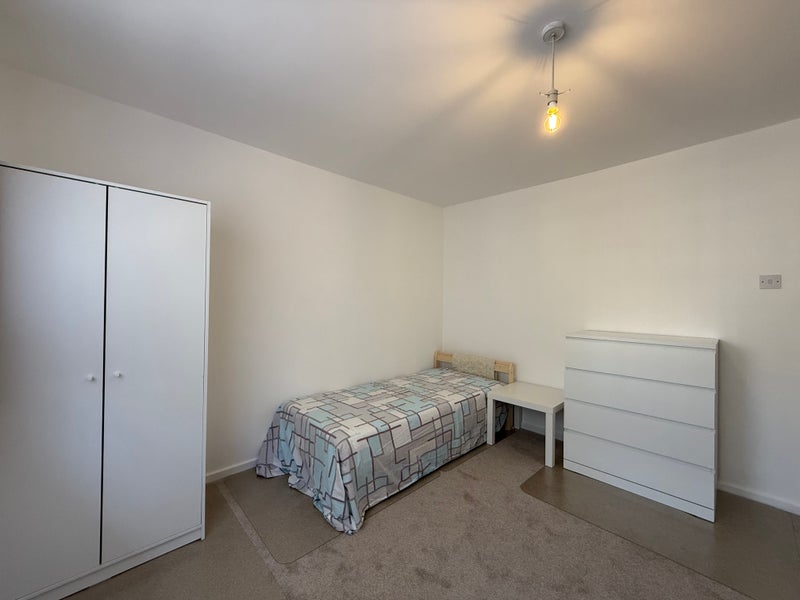 Room Brecon Road in Greater London