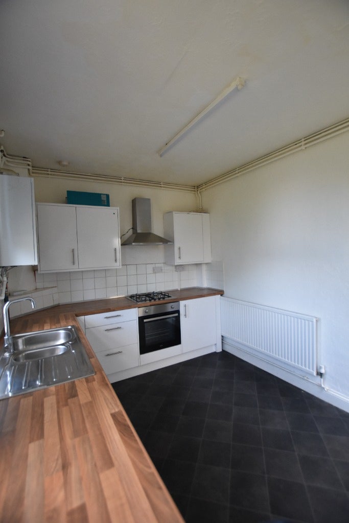 Flat Fletton Avenue in Peterborough
