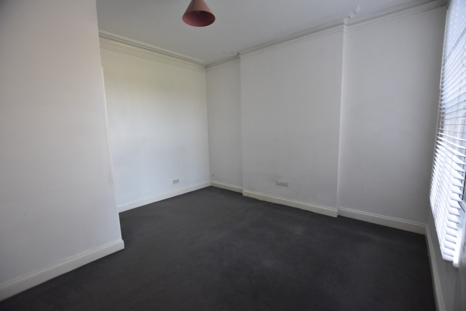 Flat Fletton Avenue in Peterborough