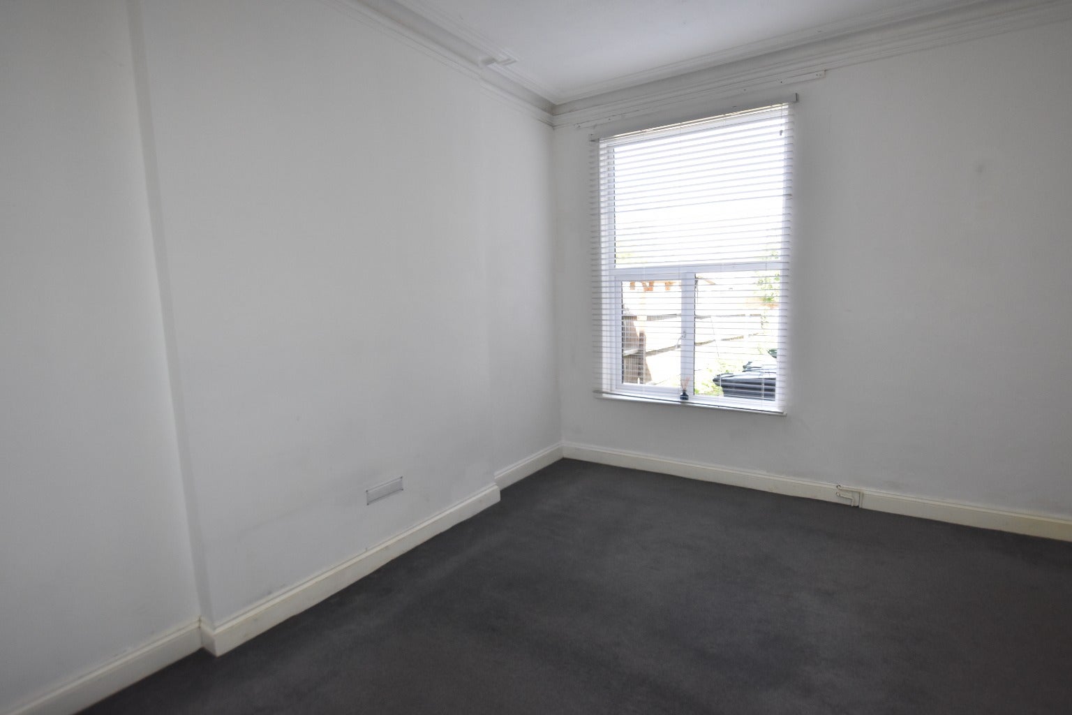 Flat Fletton Avenue in Peterborough